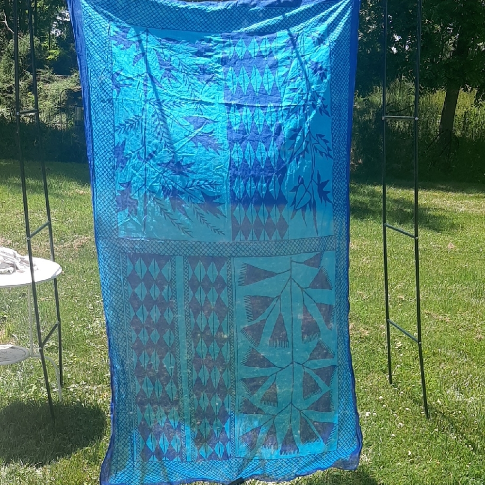 SCARVES🧣XLarge Club Med Blue Patterned Scarf/Sarong/Wrap 100% Cotton